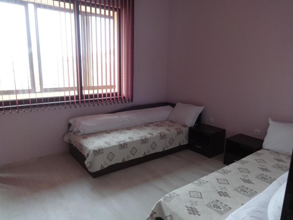 Guest House Karaulanov Elhovo  Luaran gambar