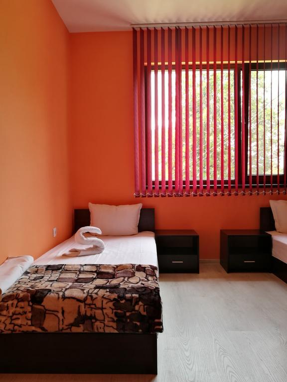 Guest House Karaulanov Elhovo  Luaran gambar