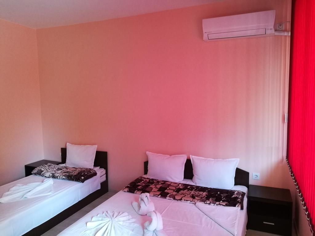 Guest House Karaulanov Elhovo  Luaran gambar