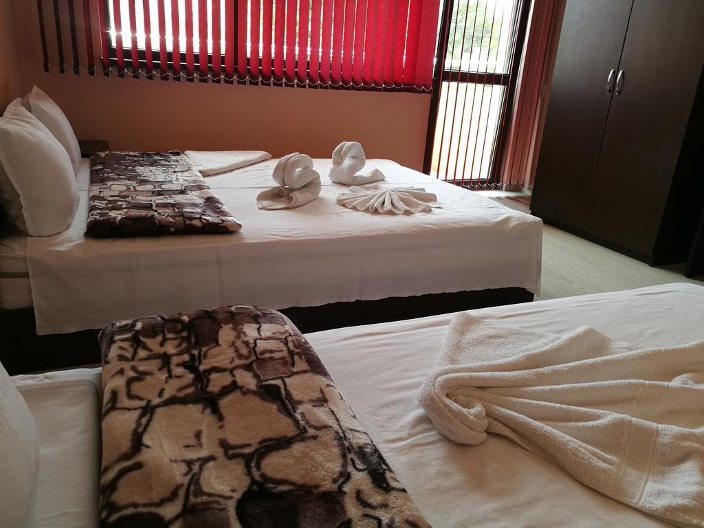 Guest House Karaulanov Elhovo  Luaran gambar
