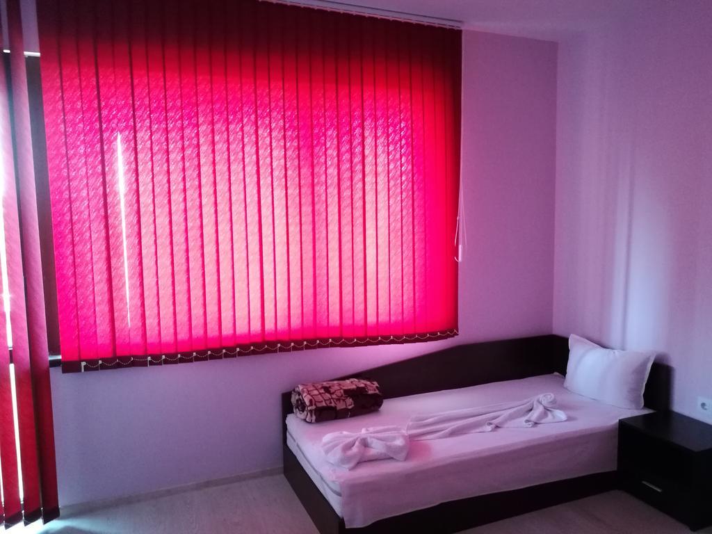 Guest House Karaulanov Elhovo  Luaran gambar