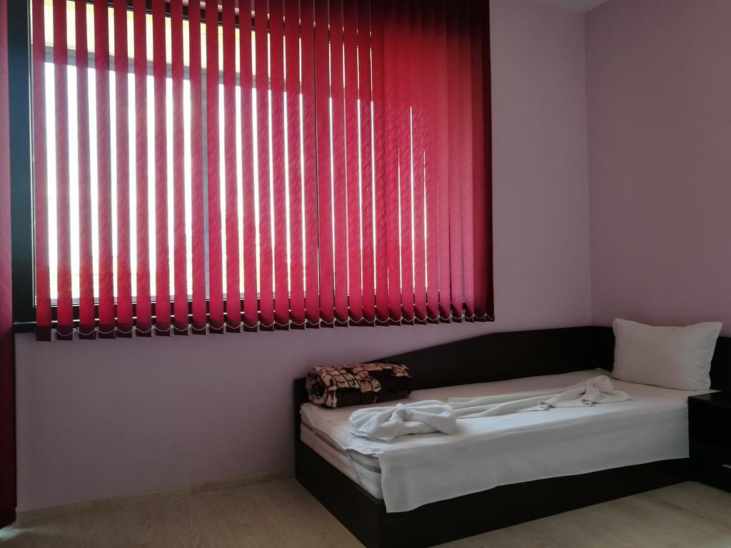 Guest House Karaulanov Elhovo  Luaran gambar