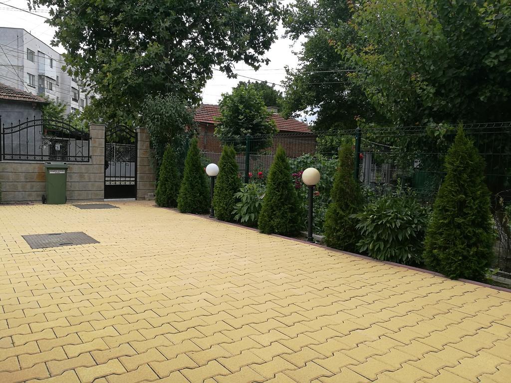 Guest House Karaulanov Elhovo  Luaran gambar