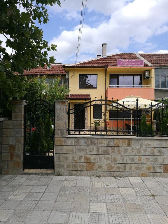 Guest House Karaulanov Elhovo  Luaran gambar